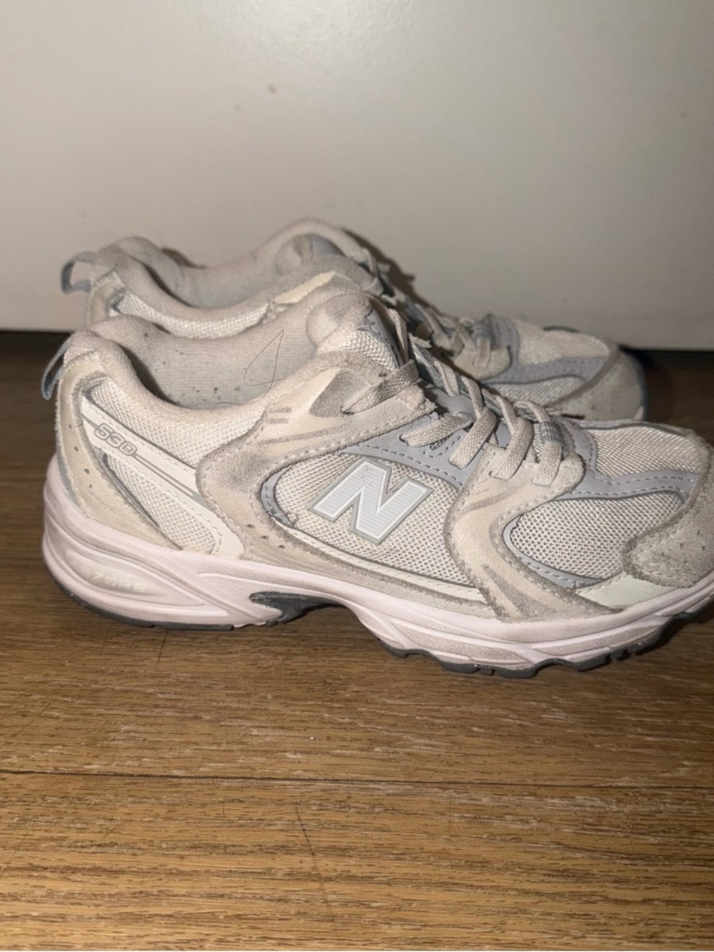 New Balance Sneakers in Light Gray and Off-White size 1.5
